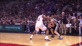 跨过了太阳之后,总决赛马刺vs活塞,当年的活塞实力实力非常强,球风