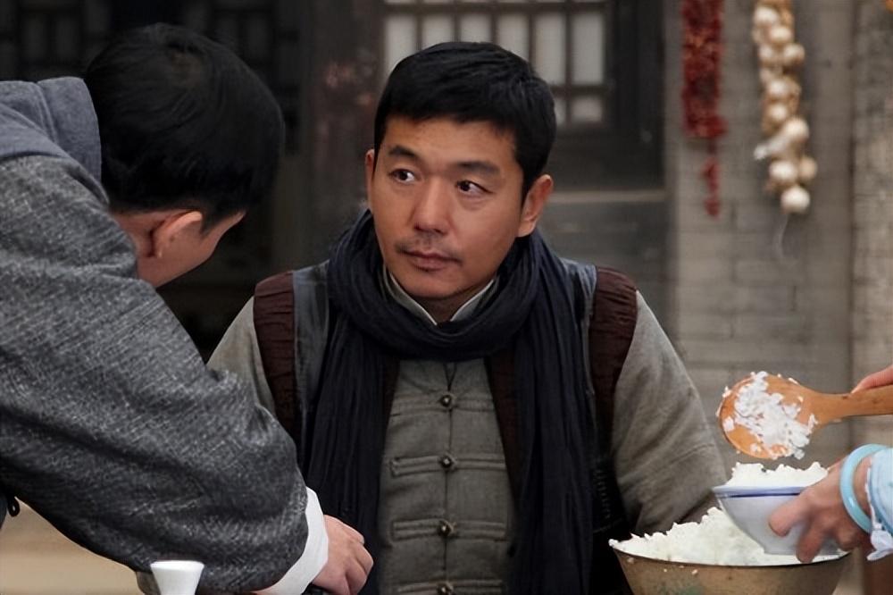 伍六一邢佳栋曾被北影开除演技一级棒出道至今不瘟不火