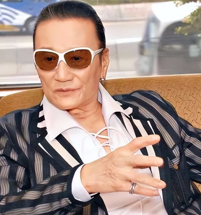 回顾谢贤一生爱过5个女人个个貌美如花如今一人已去世