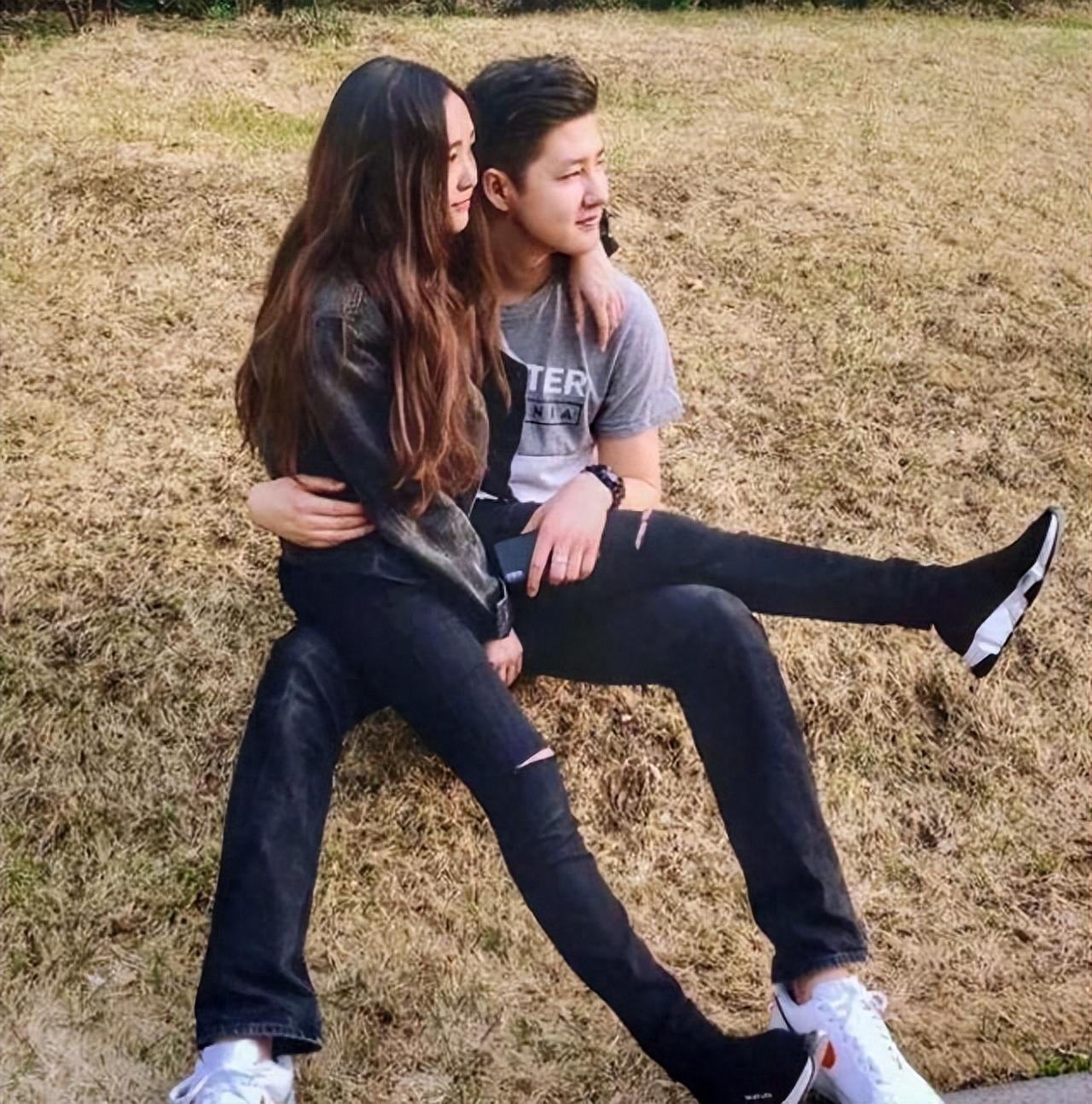 回顾刘纯燕一桩心事终了却独生女订婚303天后和金龟婿正式结婚