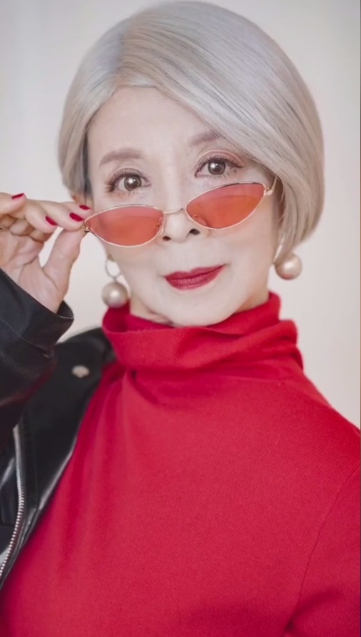 回顾浙江女子82岁体态优雅穿高跟鞋跳舞94岁老伴儿与其共舞