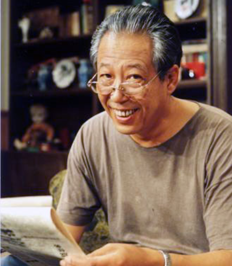 戏剧学院,毕业后从事话剧工作,1980年出演个人首部电影《阿q正传》