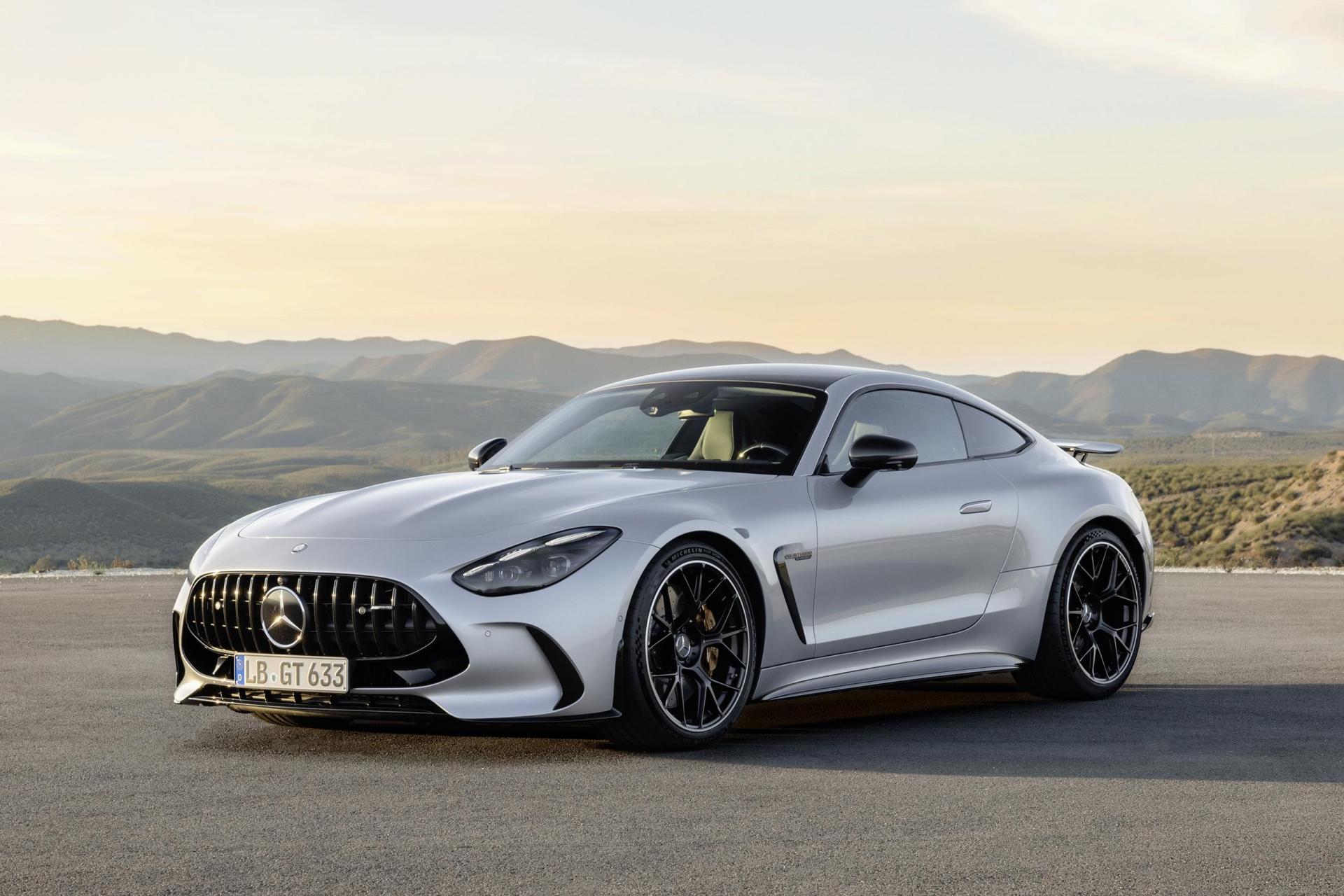 2024款奔驰amg gt 53 4matic 四门跑车上市,售价134.48万元.升级3.