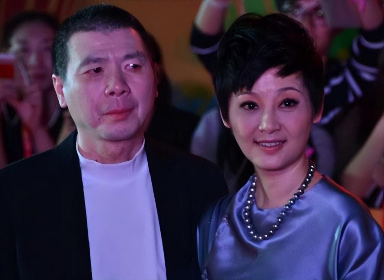 回顾徐帆与王志文分手后转嫁冯小刚如今怎么样了