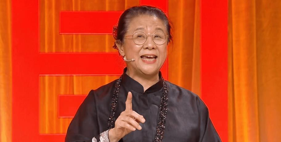 回顾导演娄乃鸣嫁小7岁丈夫患乳腺癌乳房遭切除如今怎样了