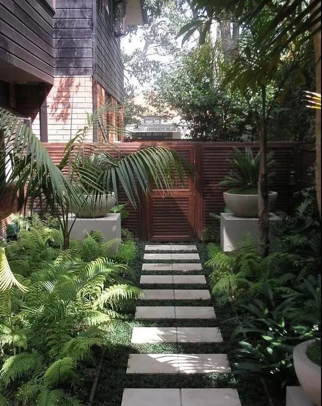 小型庭院铺装尽量丰富那么以将品茶区和休闲区重合起来节约面积比如你