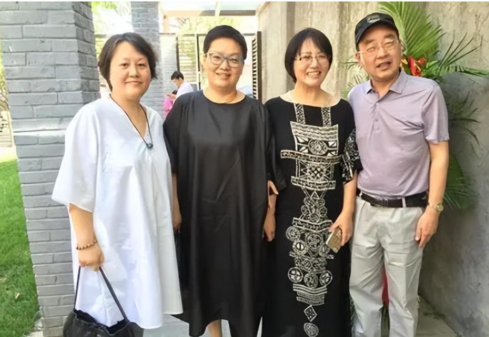 歌唱家佟铁鑫离婚后独自抚养儿子40岁二婚娶女富豪收获幸福