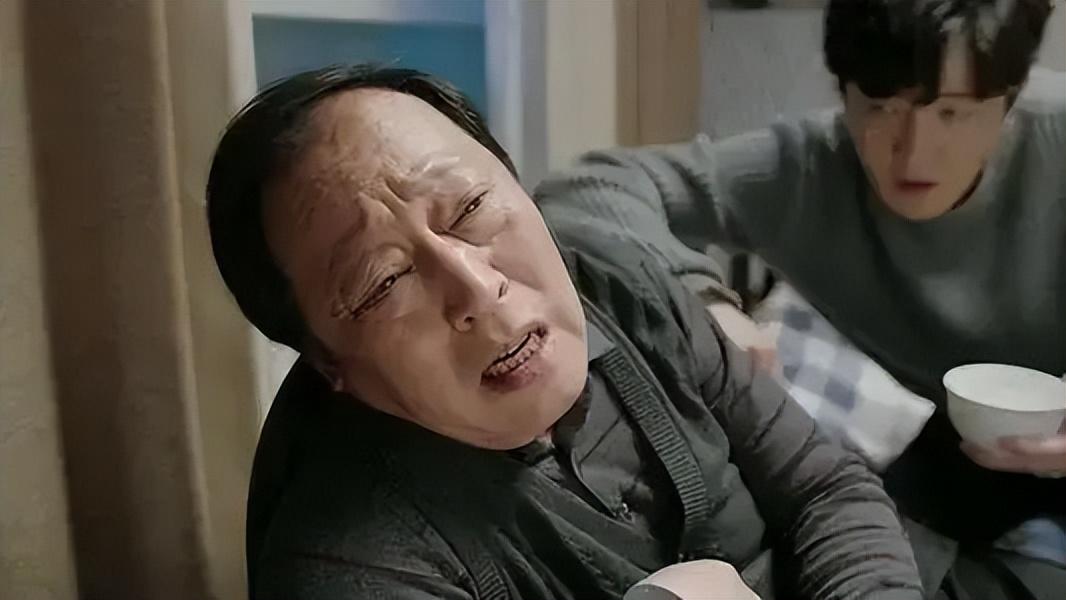 2019年,倪大红凭借电视剧《都挺好》中"苏大强"一角彻底出圈了.