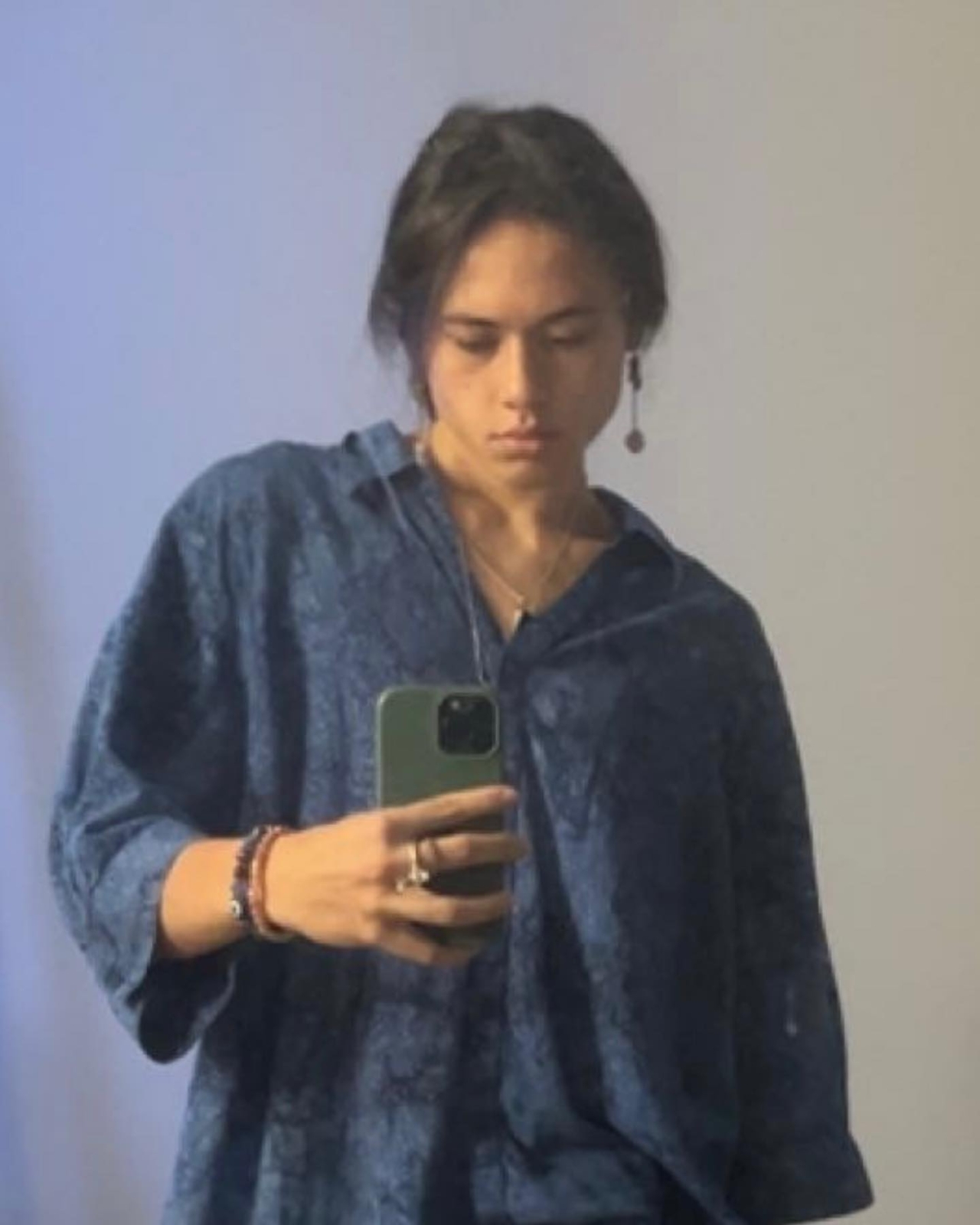 举报/反馈半是烟火半清欢zh直男你老留着女式发型,这不就是喜欢契合你