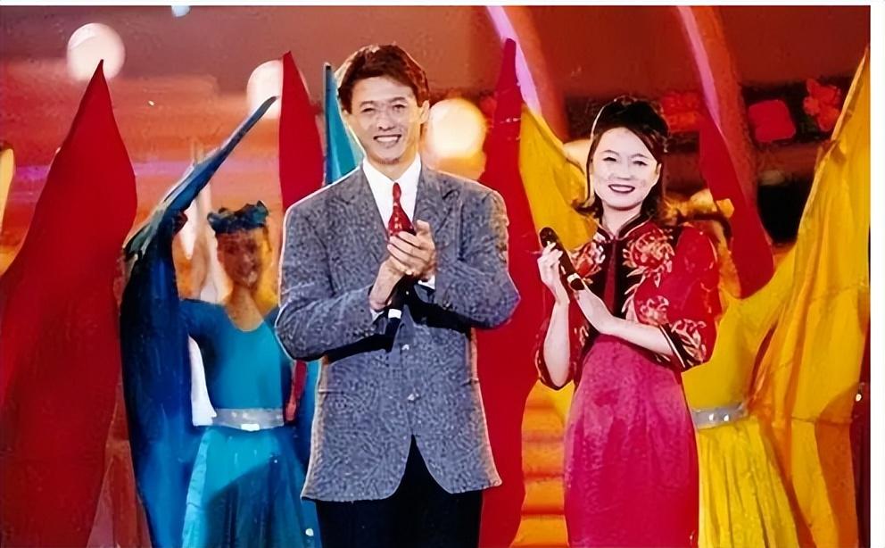 回顾主持春晚消失的6位主持有人成爱奇艺总裁有人已离世多年