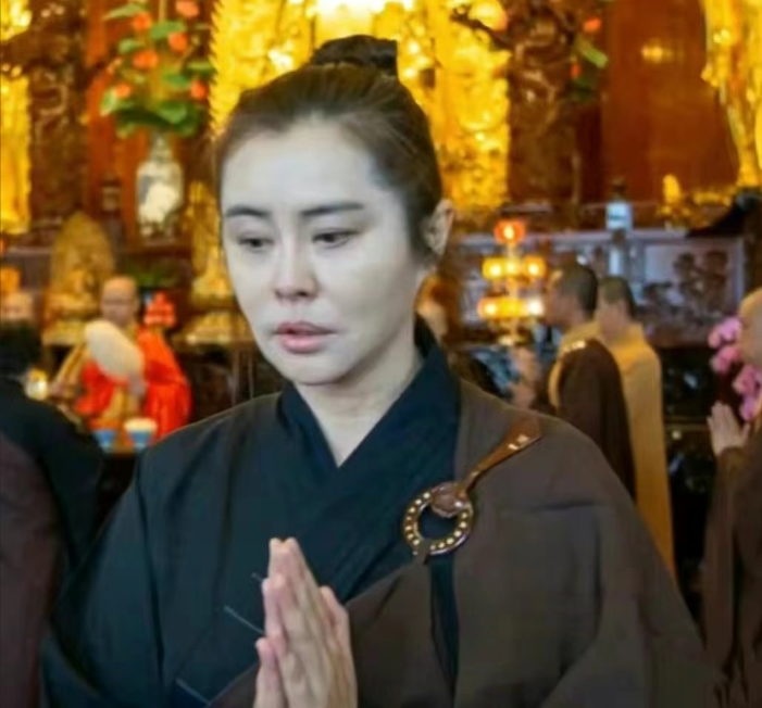 回顾不婚不育女星晚年养老现状独居贫民区遁入空门多位后悔