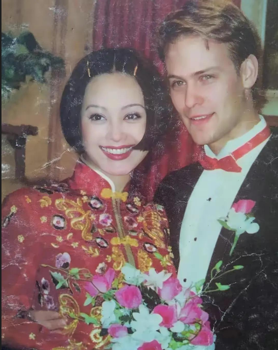 回顾嫁给老外的8位女星有人被嫌弃有人感叹中国男人好