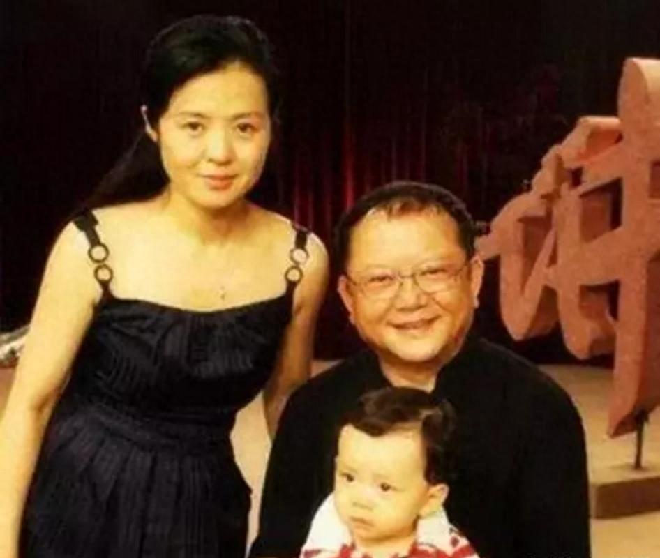 王刚勤勤恳恳的奋斗了一生结果老来得子让他失去了往日的光彩