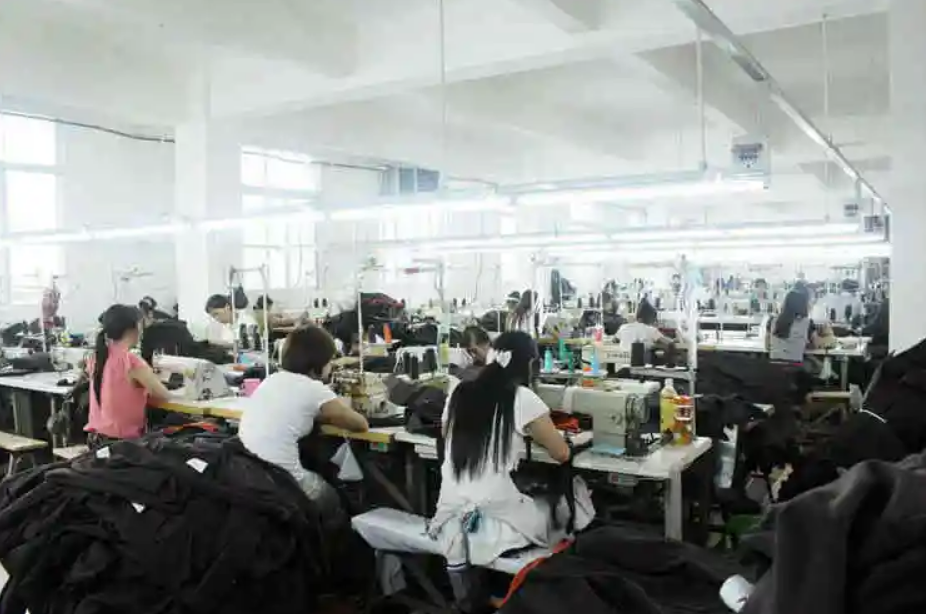 听到她的普通话后惊叹道:"你普通话这么好,是不是在中国工作学习过?