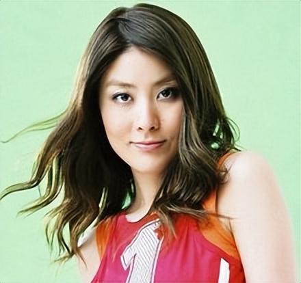 陈慧琳香港最后一位天后41岁痛失双胞胎女儿抱憾终生