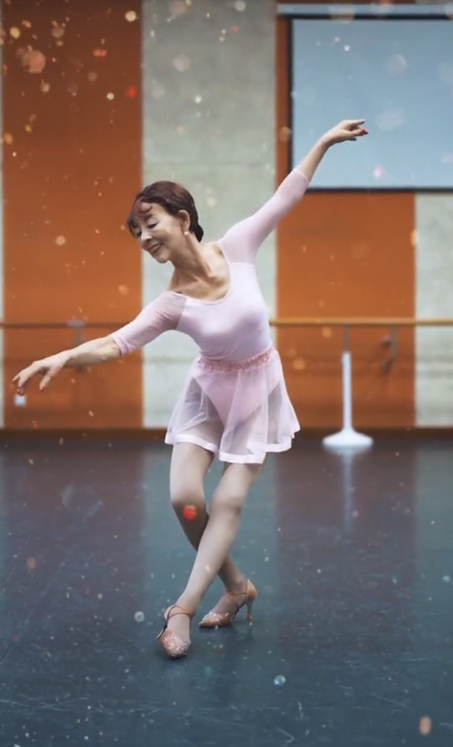 回顾浙江女子82岁体态优雅穿高跟鞋跳舞94岁老伴儿与其共舞