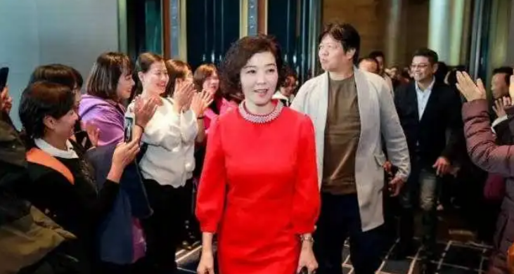 2010年,有记者就林海峰的身份进行了深入调查,打开他创立的"中国营养