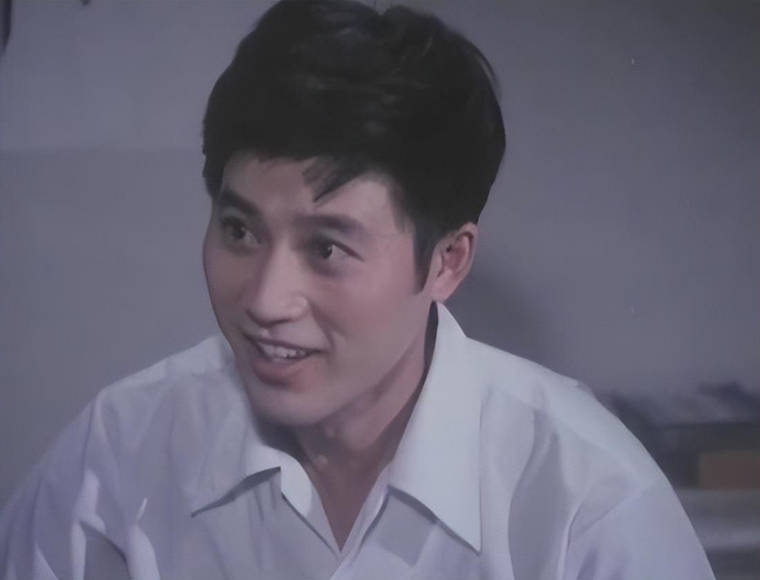 剧中的"魏光雄"虽然让人恨的牙痒痒,但是剧外的王伟平却是个实打实的