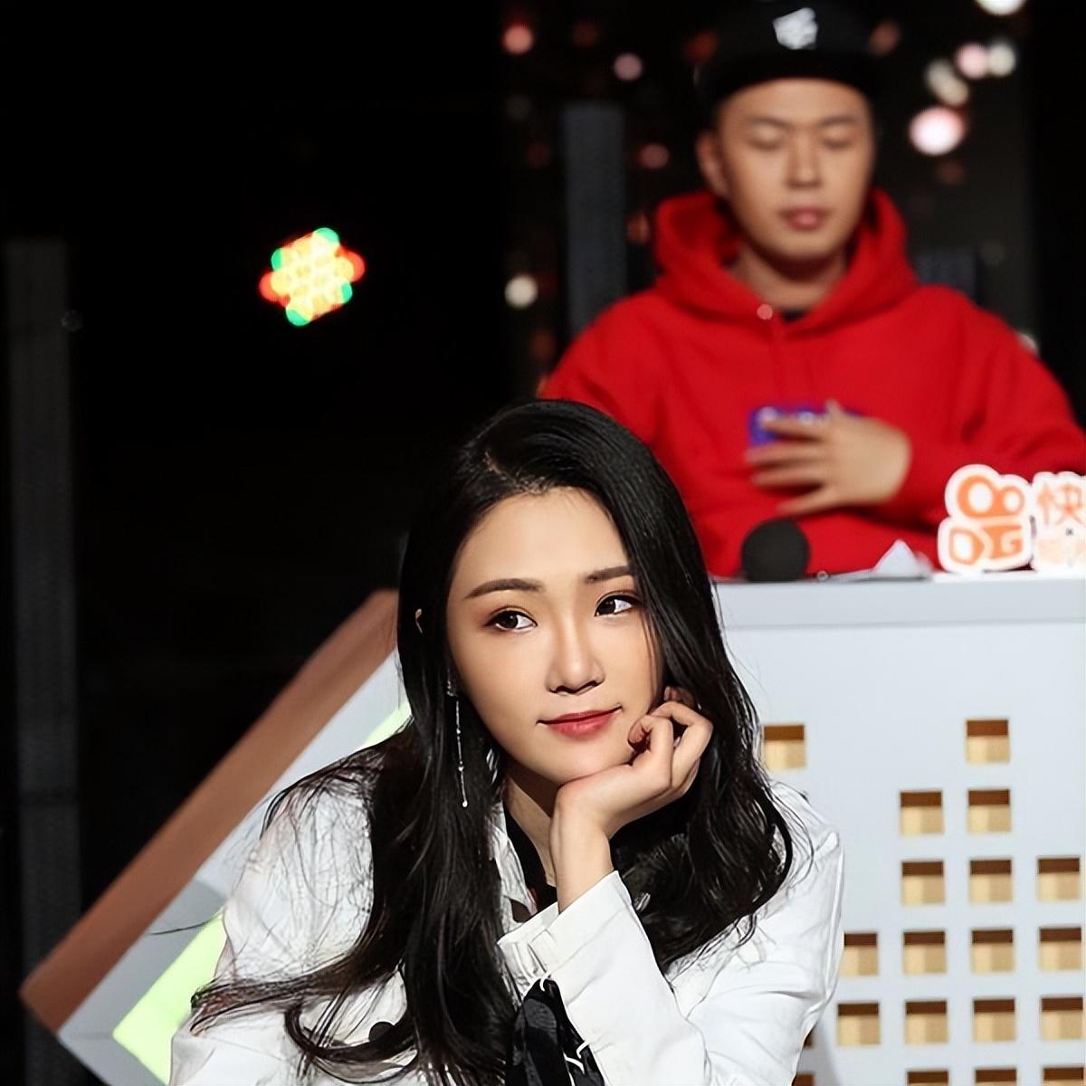 张可盈母亲是张凯丽虽然是星二代却甘愿从小演员做起