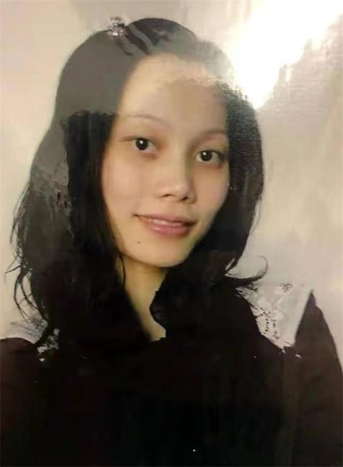 回顾20岁广东女子嫁给北大精英13年连生7子称不生浪费