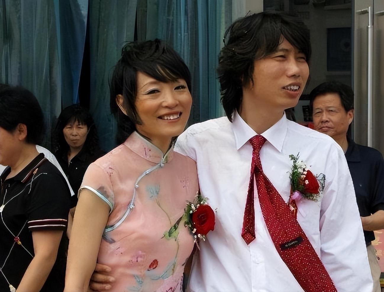 在沈永革的支持下,陈琳的知名度和人气节节攀升,成为了当红天后,推出