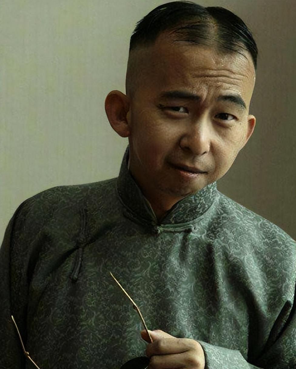 巨兴茂他被誉为第一丑星娶美妻后用24年逆袭成亿万导演