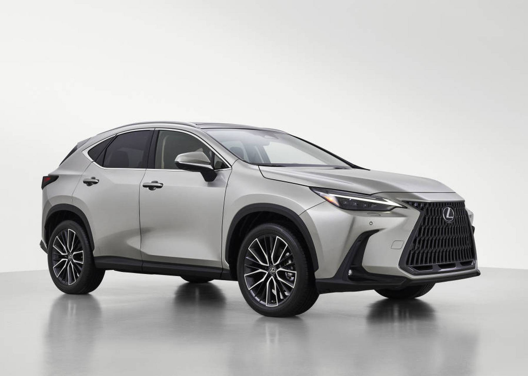 雷克萨斯nx豪华suv升级来袭!外观动力双双提升,售价亲民.