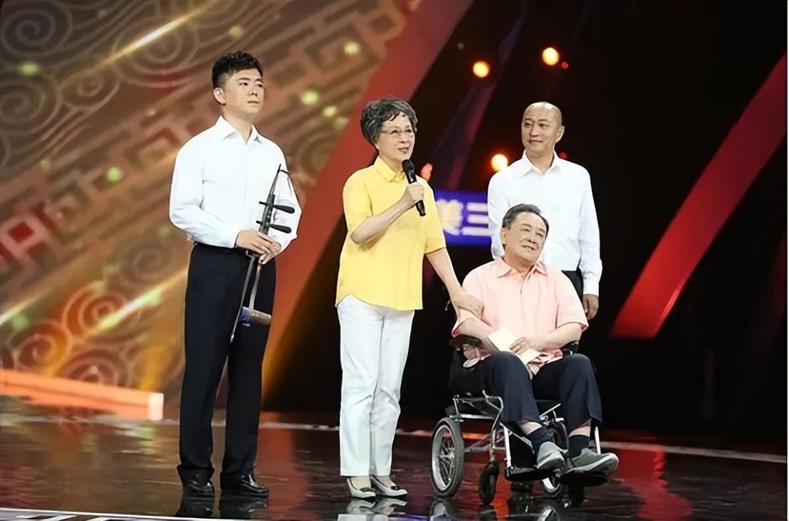 梨园界素有"南尤北燕"之说,这个"南尤"就是尤继舜,"北燕"是燕守平.