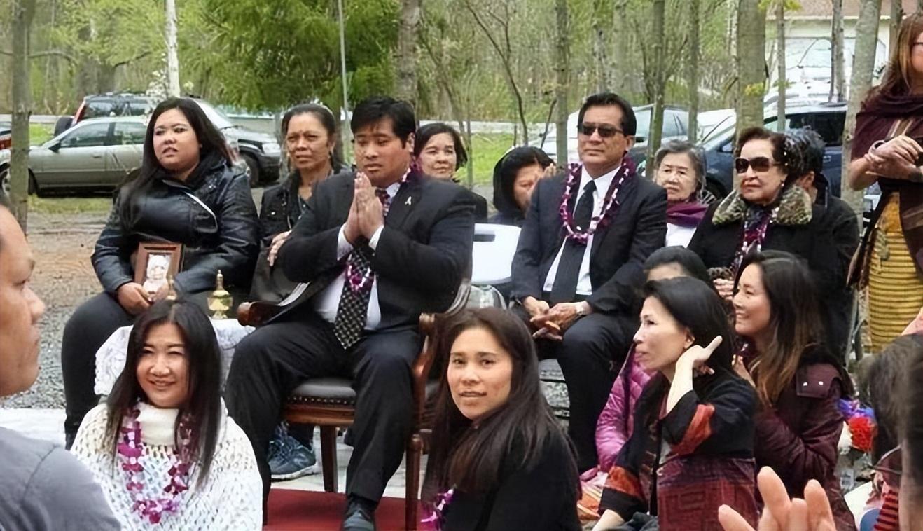 泰国二王子混得太差想当王储却连王室都进不去亲妹也不支持他