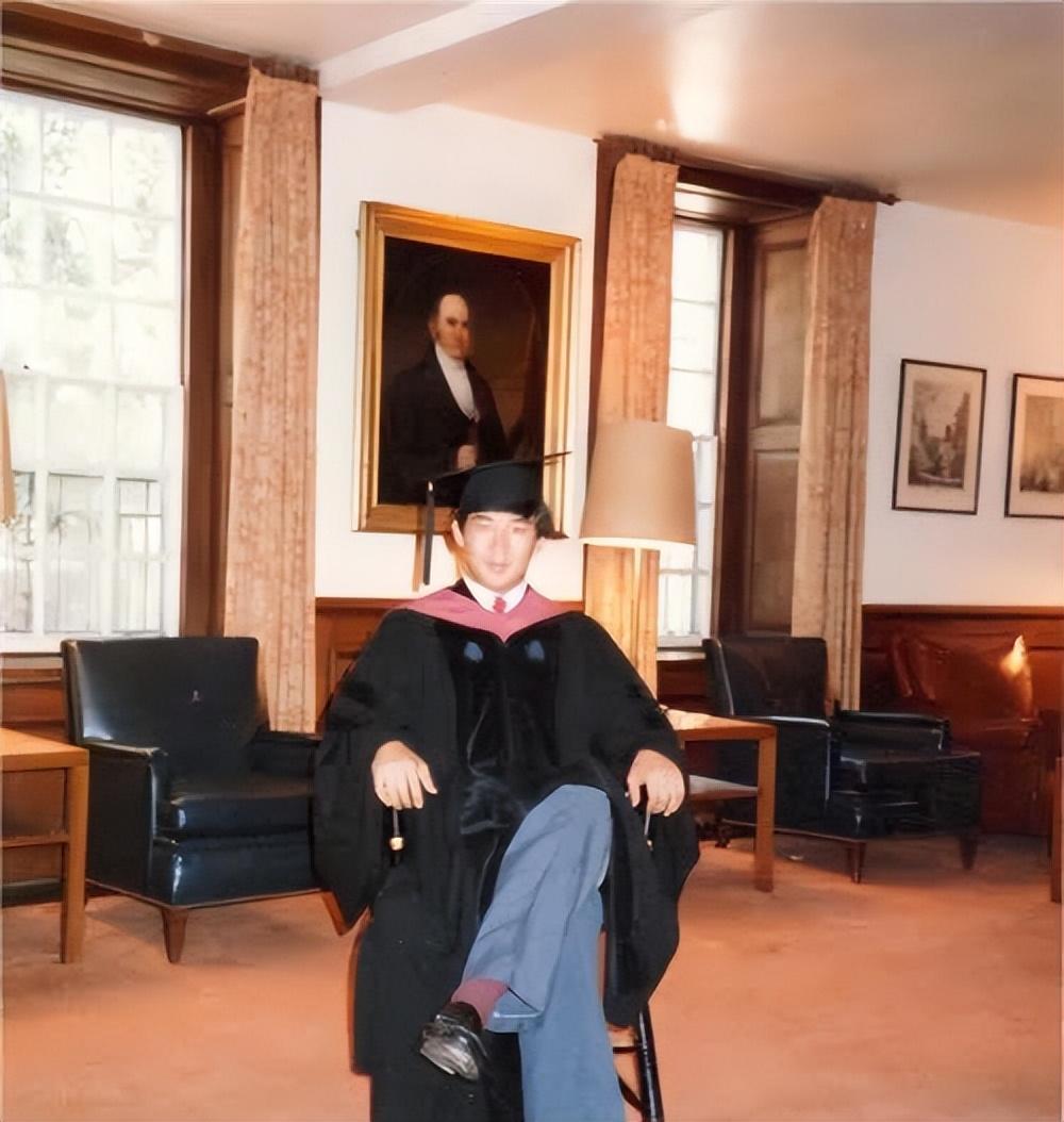 回顾17岁上北大20岁上哈佛34岁却跳楼身亡加州大学为他降半旗