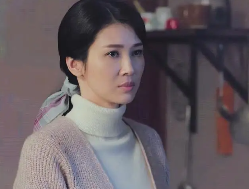 她是周一围的初恋百亿富豪为她与原配离婚39岁复出为夫还债