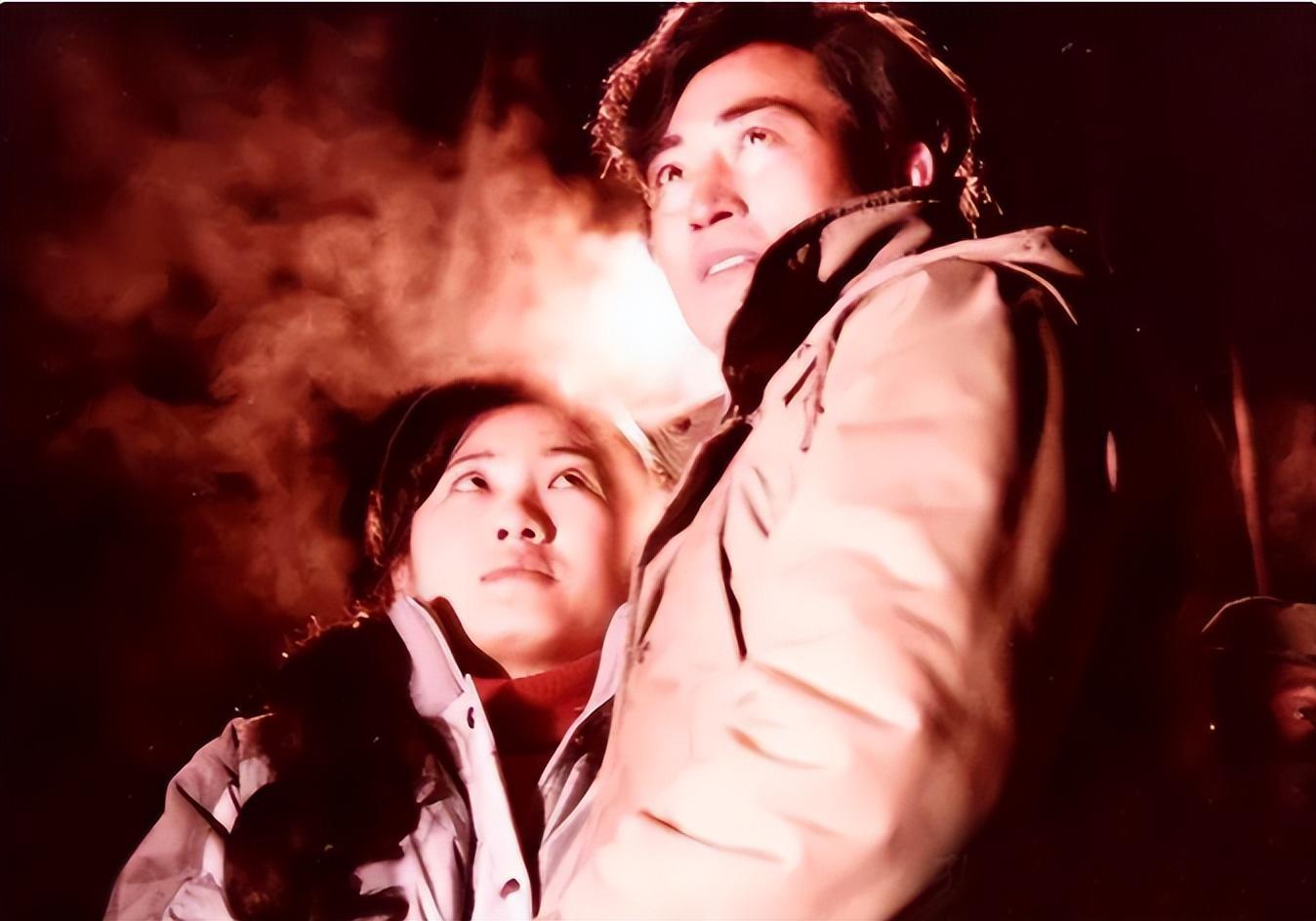 演员,也不怎么出名,当时自由恋爱的还是比较少的,两人经过相亲介绍