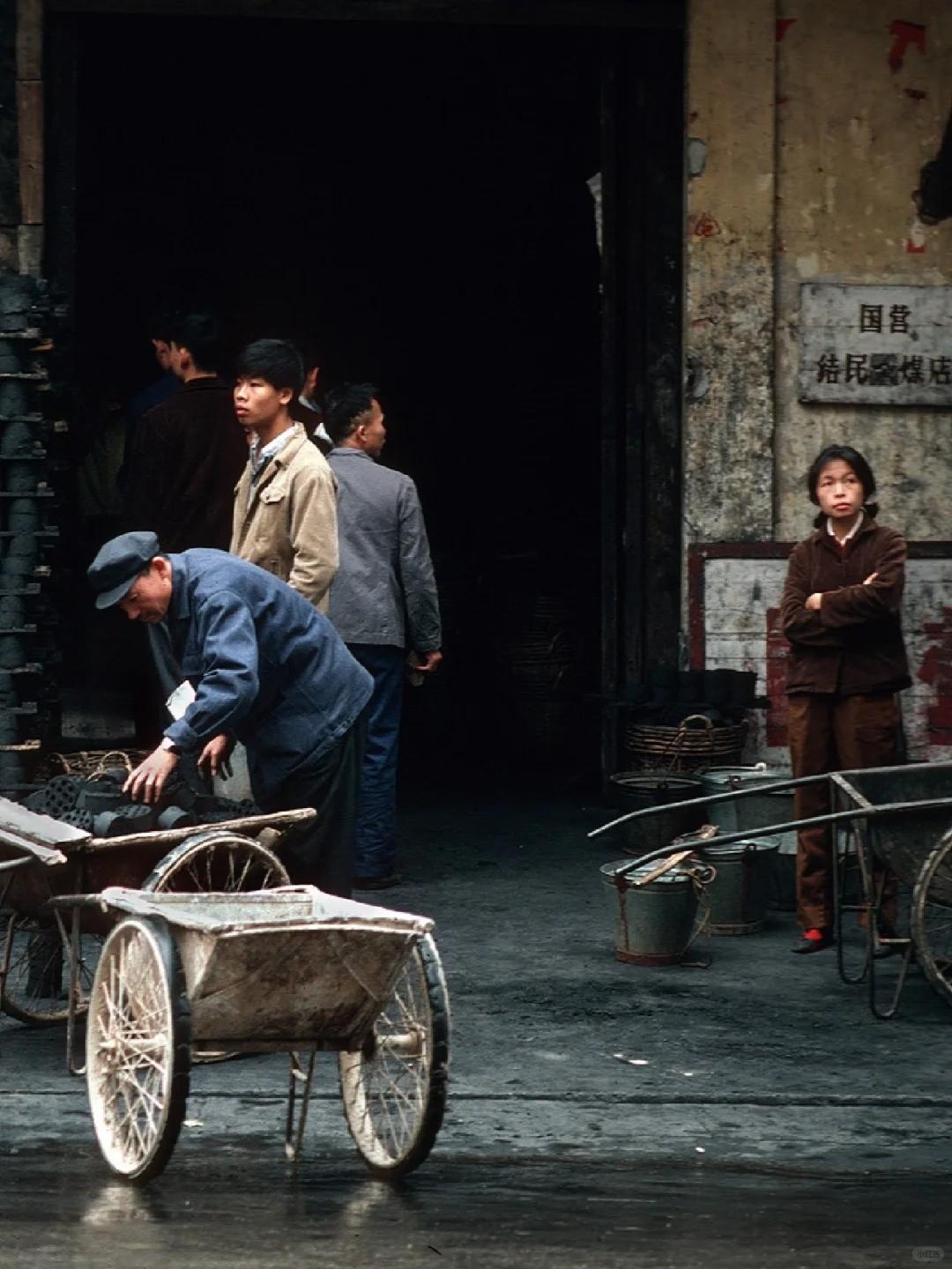 1976年嫂子帮我安排相亲我却看上她的表弟三天后他就上门提亲