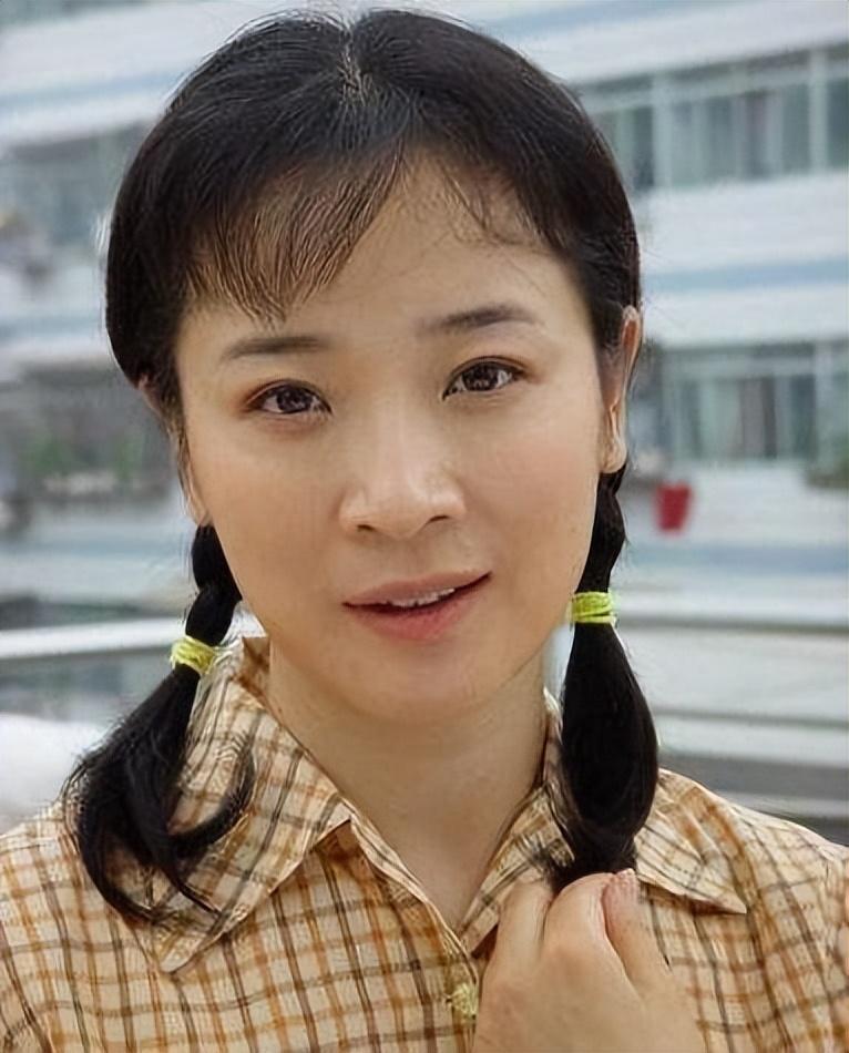 农村一姐王茜华风光背后有泪水41岁二婚嫁导演苦尽甘来