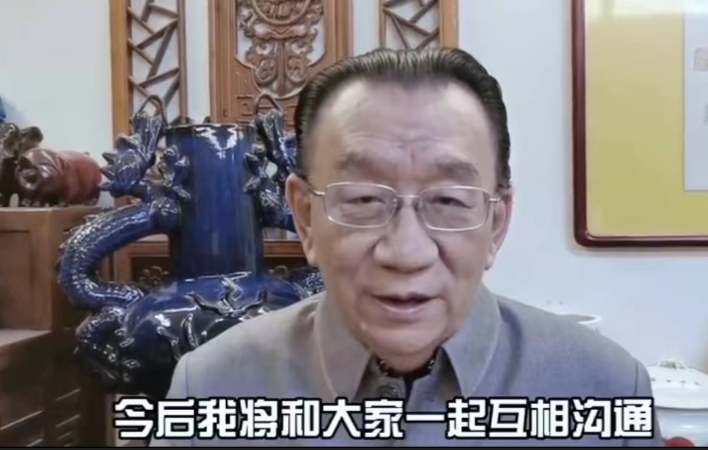 智能人蕾丝(李玲玉饰)剧中扮演的是一个假的人工机器人,镜头不多.