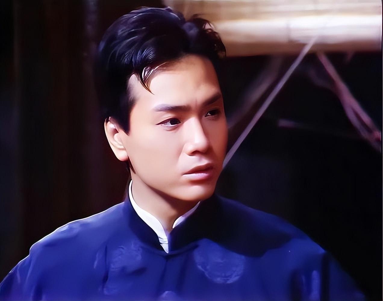 伍卫国是周润发的前辈出道就演主角今71岁活成人间清醒