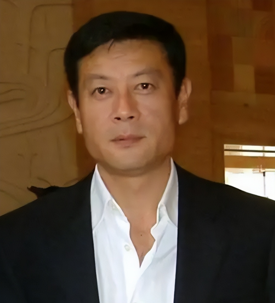 回顾巫刚当过木工电工和前妻结婚15年无儿无女和陈瑾相伴20年