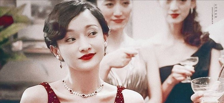 镜头前美若天仙真人黑瘦干瘪这9位上镜脸的女星反差好大