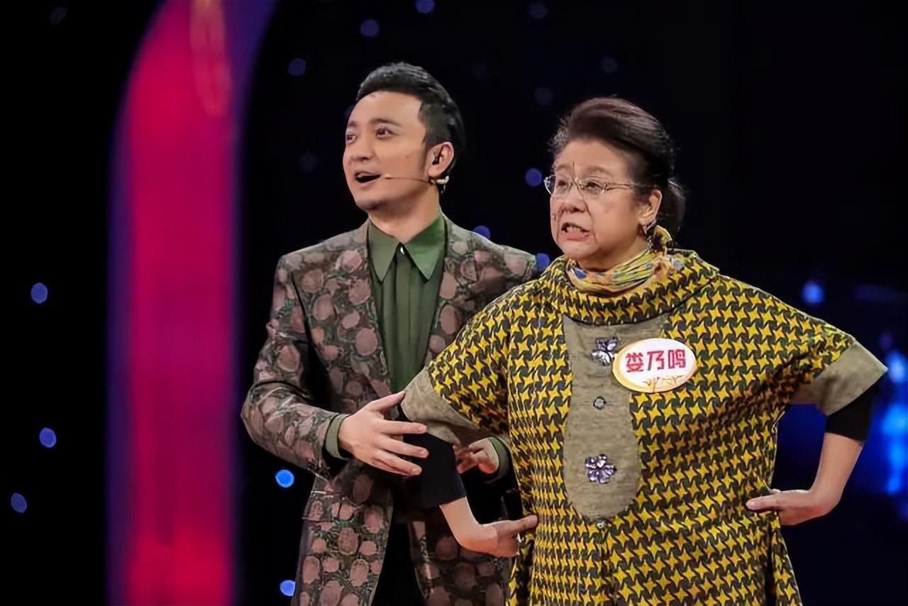 回顾导演娄乃鸣嫁小7岁丈夫患乳腺癌乳房遭切除如今怎样了