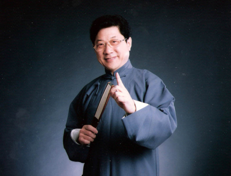 文工团,成为一名军旅相声演员,代表作有《帽子工厂》《喇叭声声》《祝