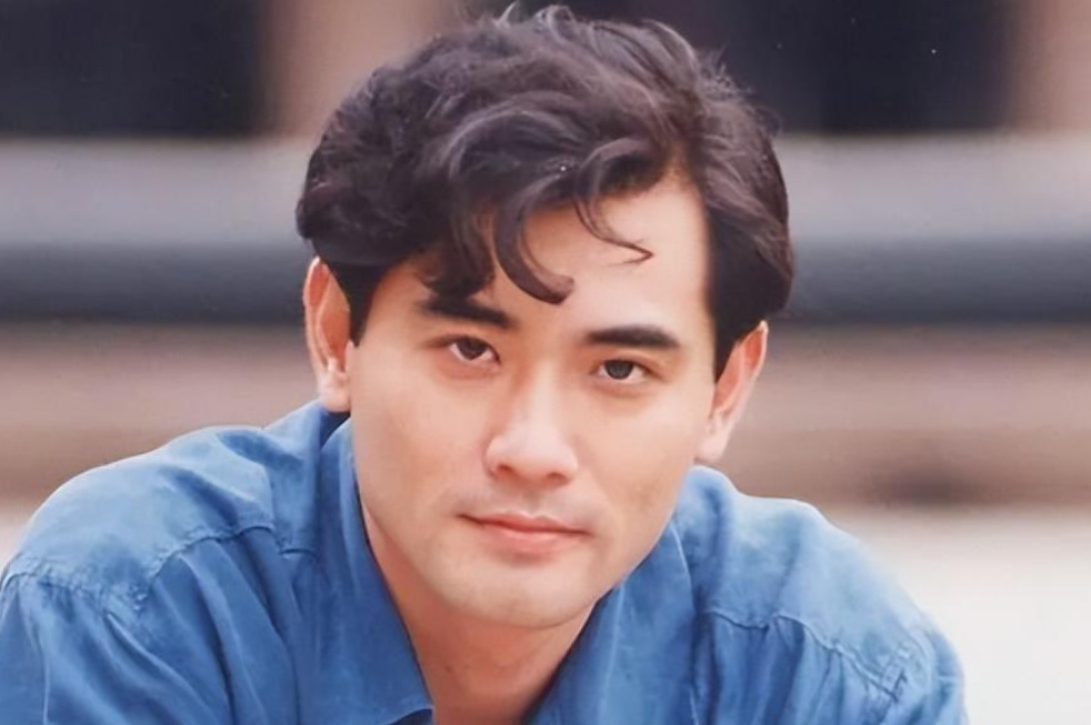 回顾赵文瑄一生未婚如今63岁在乡下养猫种花