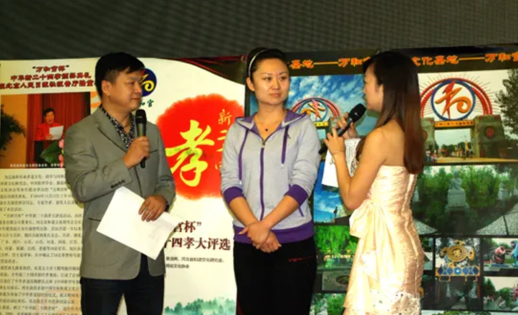 2015年公公患肝癌儿媳割下69肝脏移植给公公让老人多活3年