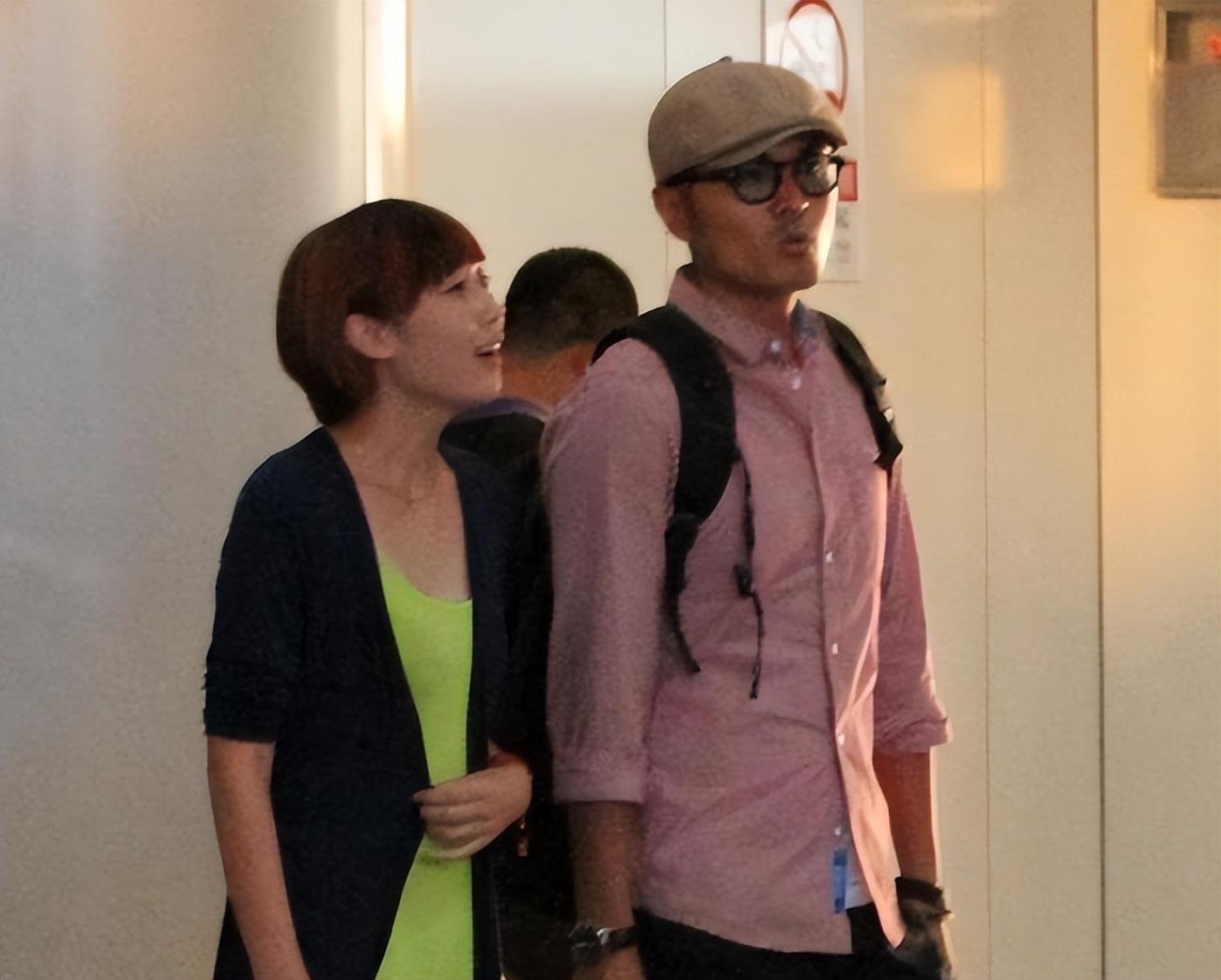 于小伟和高圆圆相识将近十年,但两人谈恋爱仅仅谈了两年,这段恋情就无