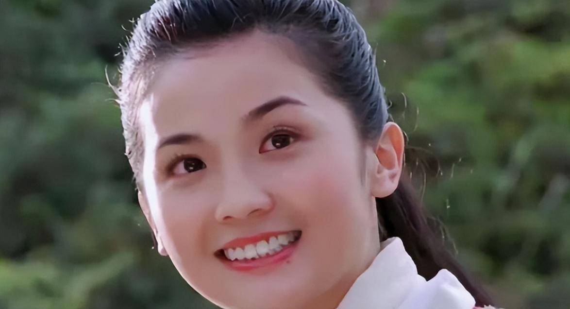 回顾自古塌鼻出美人这10位女星个个惊艳有人曾靠鼻子美出圈