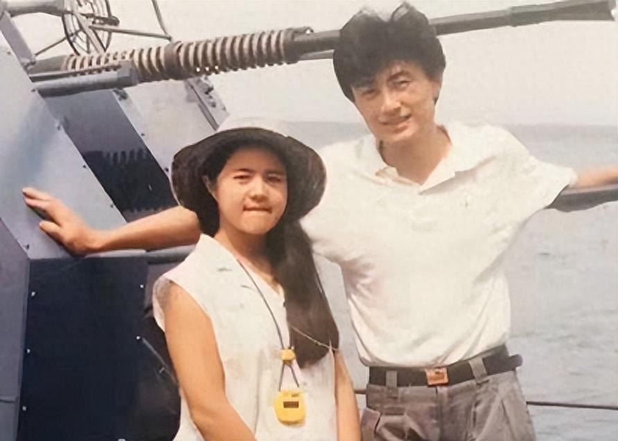 回顾刘纯燕一桩心事终了却独生女订婚303天后和金龟婿正式结婚