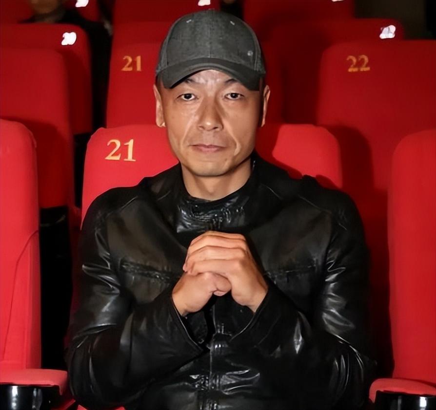 回顾王挺7岁被父亲抛弃20岁为父亲还巨债51岁才敢娶妻生子