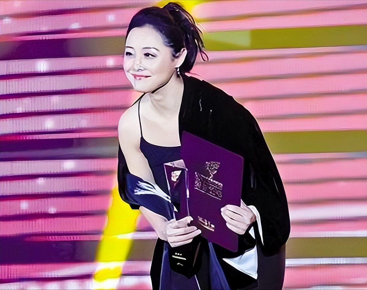 刘蓓三婚携子再嫁前夫亲儿子是她的骄傲明星继子让她烦恼