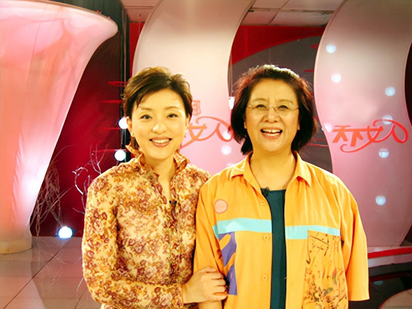 回顾导演娄乃鸣嫁小7岁丈夫患乳腺癌乳房遭切除如今怎样了