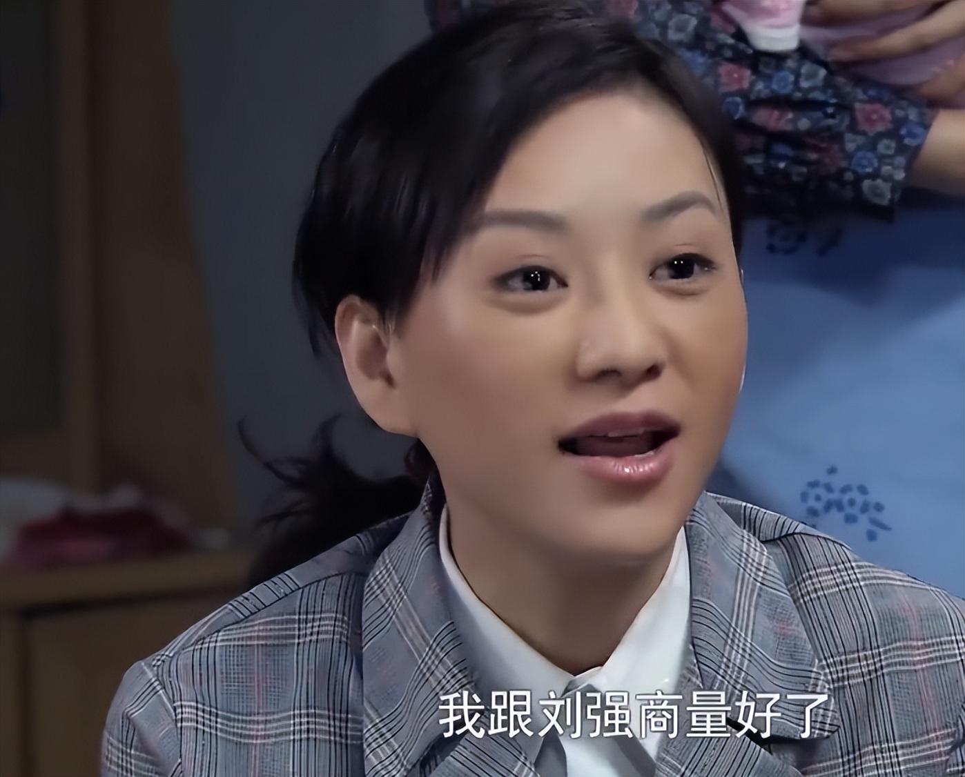 的"贺兰敏月"一角,精致的妆容,清纯的外表成为无数男孩子心中的白月光