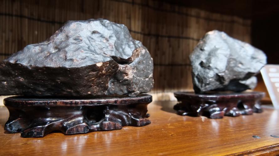 贵州女孩暴走无人区5年捡600多颗陨石拒绝高价收购如今怎样